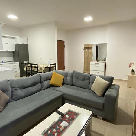 Lushnjë Ona'S Apartments מראה חיצוני תמונה