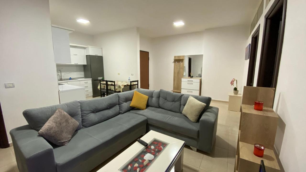 Lushnjë Ona'S Apartments מראה חיצוני תמונה