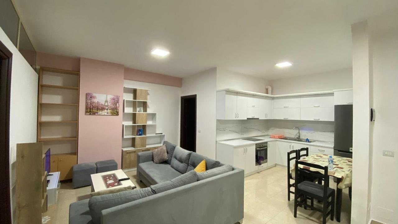 Lushnjë Ona'S Apartments מראה חיצוני תמונה