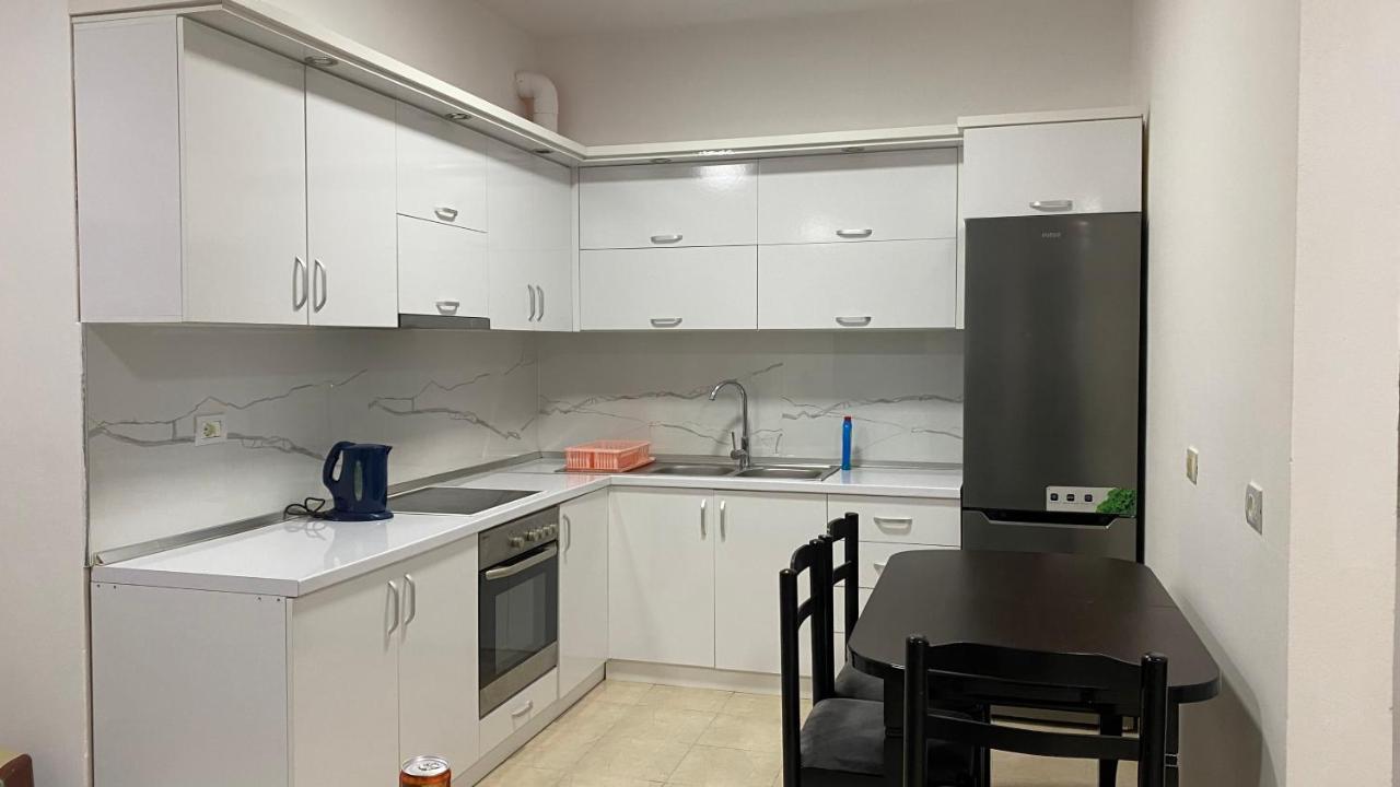 Lushnjë Ona'S Apartments מראה חיצוני תמונה