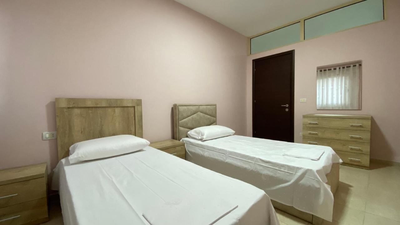 Lushnjë Ona'S Apartments מראה חיצוני תמונה