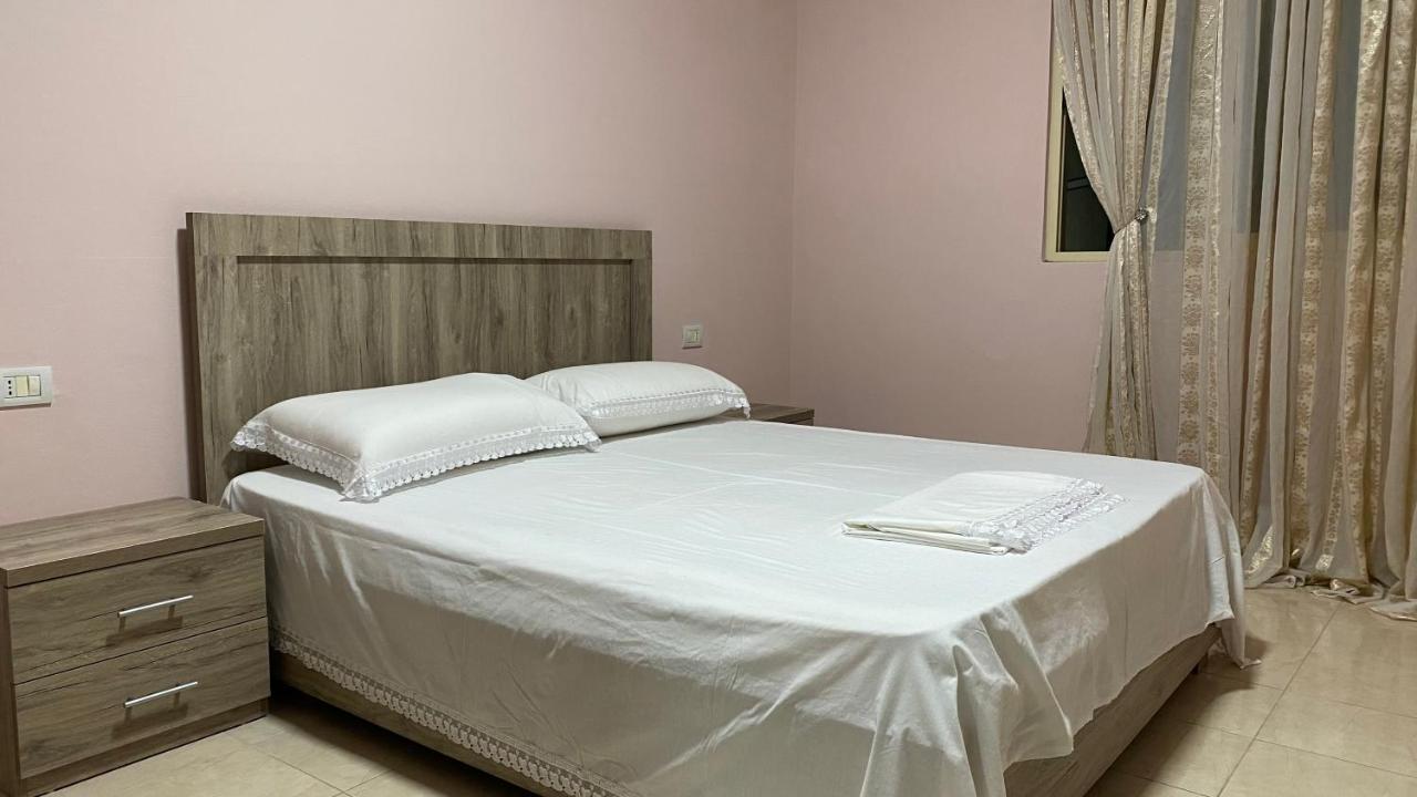 Lushnjë Ona'S Apartments מראה חיצוני תמונה