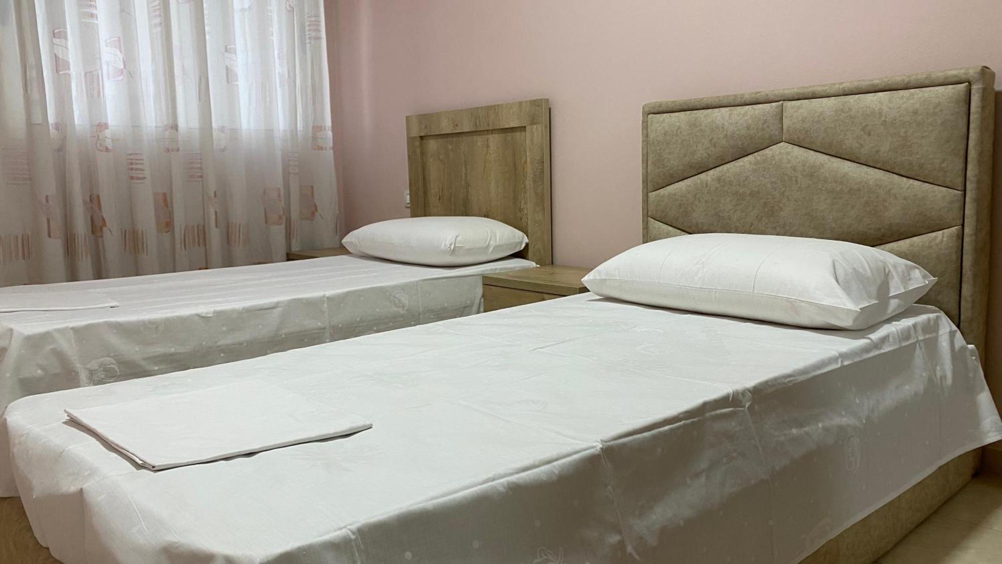 Lushnjë Ona'S Apartments מראה חיצוני תמונה